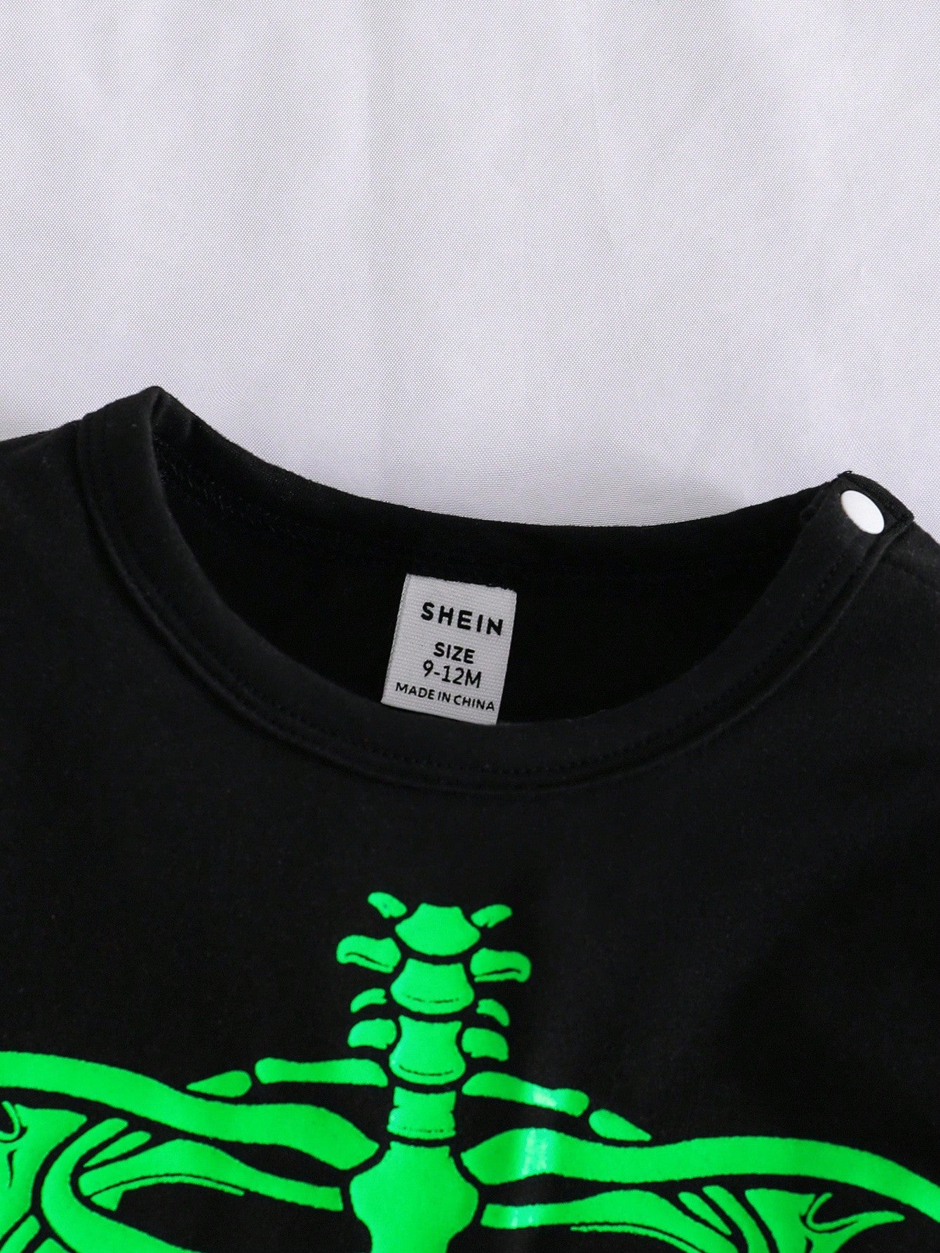 Baby Halloween Glow In The Dark Skeleton Jumpsuit & Hat (Age 3M-24M)