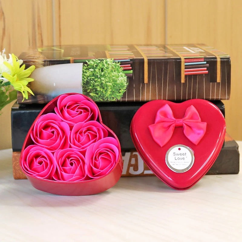 Heart Shaped Flowers Gift Box - Valentines Gift - Valentines Gift