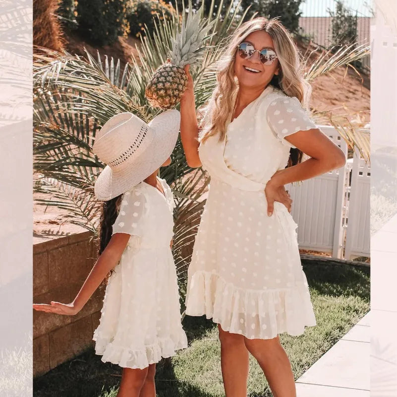 Mother & Daughter Matching Short Sleeves V-neck Polka Dot Dress (Mommy & Me)