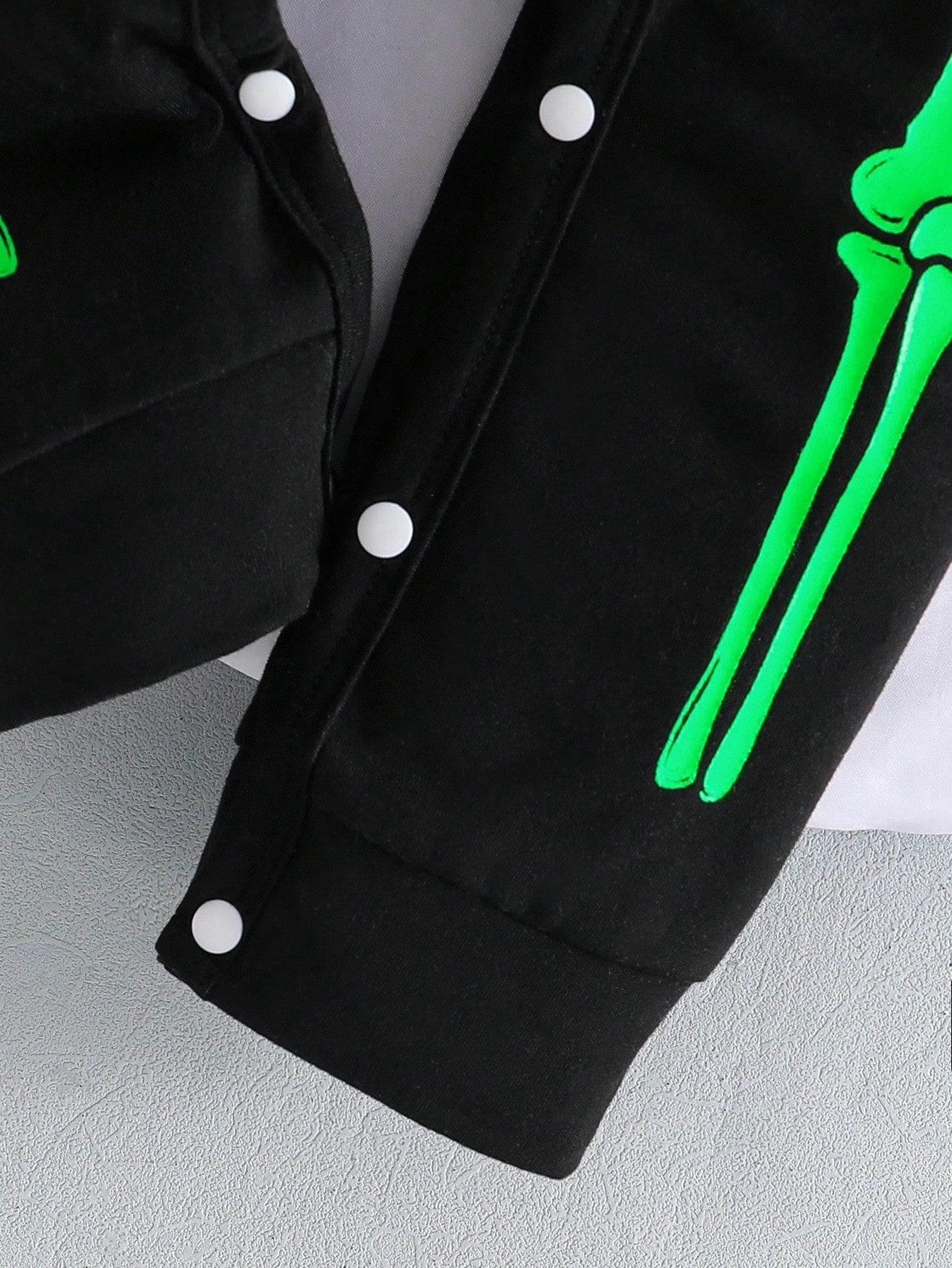 Baby Halloween Glow In The Dark Skeleton Jumpsuit & Hat (Age 3M-24M)