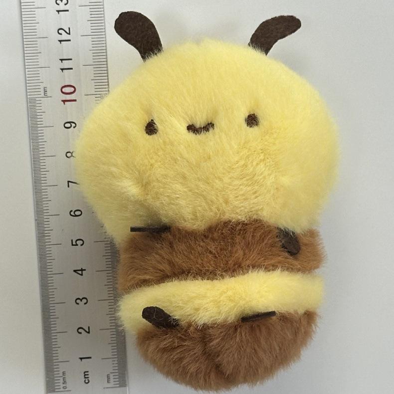 Cute Bee Pendant Plush Toy – 8cm Blind Box Keychain