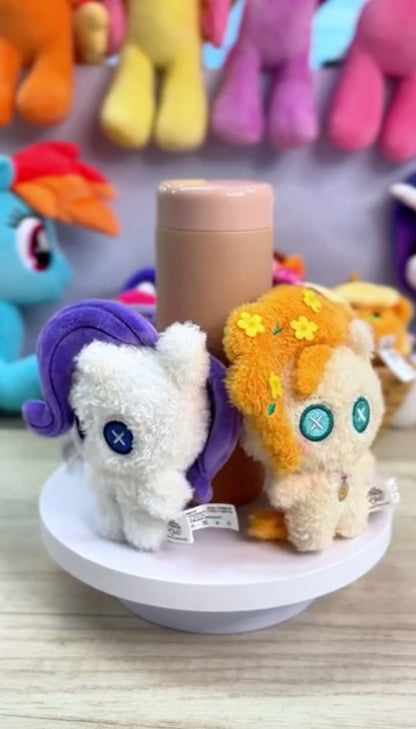 My Little Pony Hearth’s Warming Eve Plush Charm – Blind Box